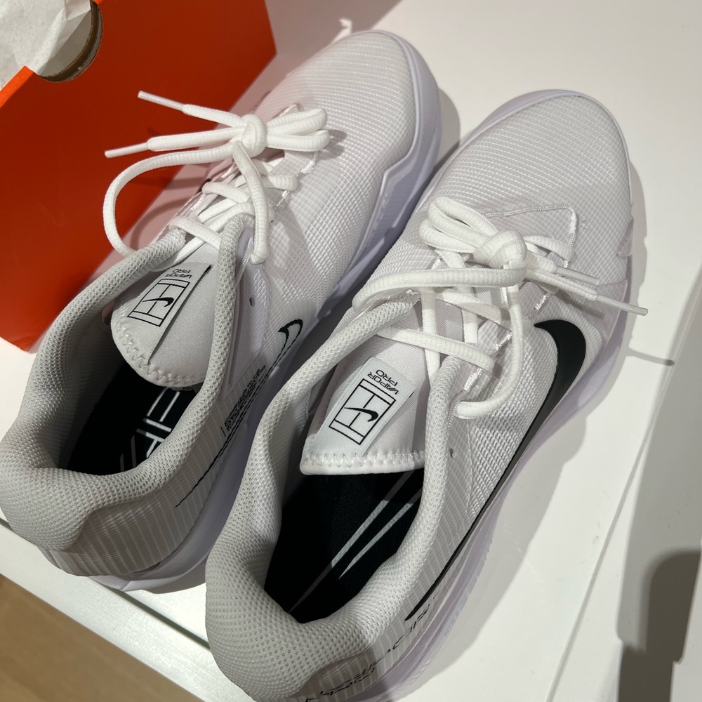 Brand new Nike mens sneakers size 10